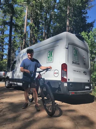 Loading e-bikes into the 3KtoGO delivery van